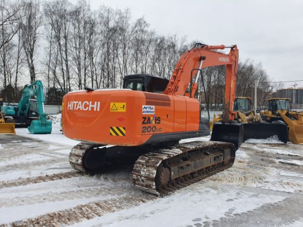 Двигатель Hitachi ZX 200